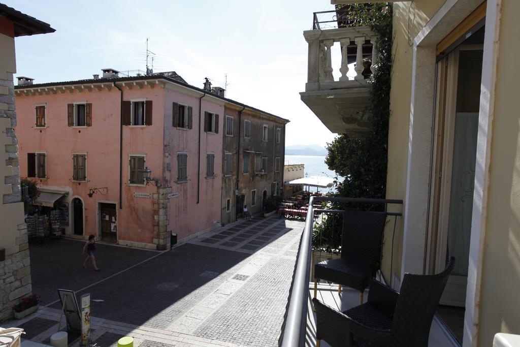 Appartamenti Piazza Umberto I Torri Del Benaco Kamer foto